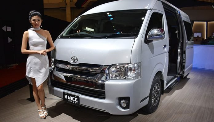  Toyota  Rilis New Hiace  Luxury dan New Dyna Autonesian com