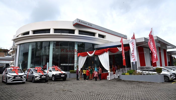 Diler Mitsubishi Padang