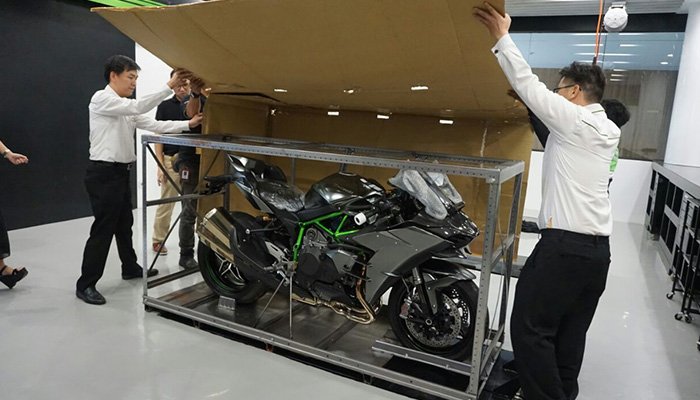 Unboxing Kawasaki H2 Carbon indonesia
