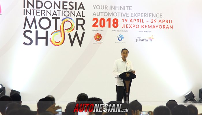 Bapak President Republik Indonesia Bapak Joko Widodo dalam sambutan pembukaan Indonesia International Motor Show (IIMS) 2018 di JiExpo, Kemayoran, Jakarta, Kamis (19/04/18)