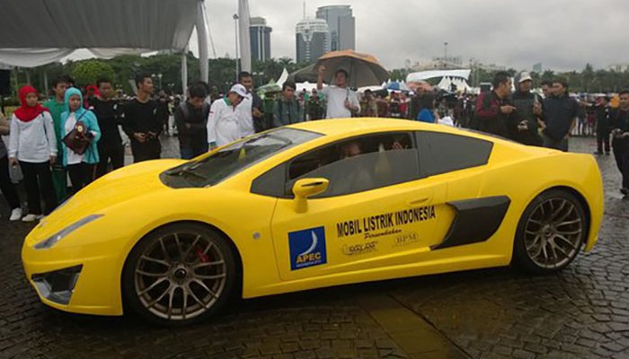 Mobil listrik hasil buatan anak bangsa yang diberi nama Selo