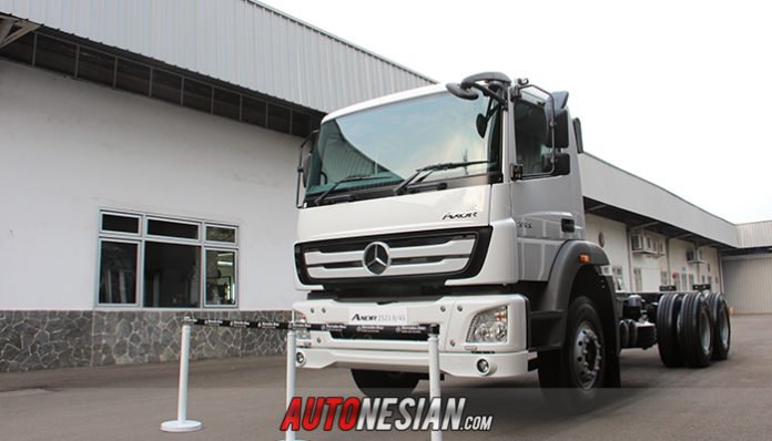 Bidik Sektor Logistik Mercedes Benz Luncurkan Truk Axor 2523 R