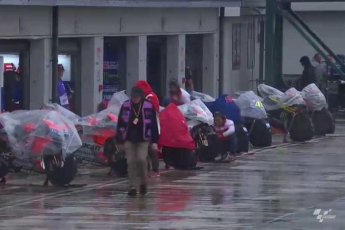 balapan-motogp-inggris-dibatalkan MotoGP Inggris 2018 resmi dibatalkan dan kembali ditunda hingga hari Senin.