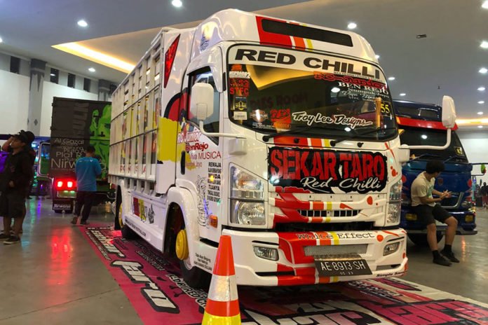 Puluhan Truk Isuzu Unjuk Gigi di Ajang Jogjakarta Truck Festival