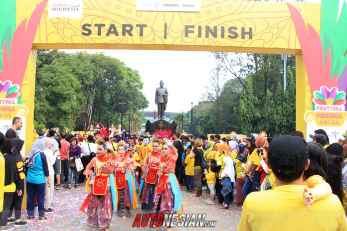Adira-Finance-Festival-Pesona-Lokal-Jakarta Peserta Parade Karnaval budaya di Festival Pesona Lokal Jakarta