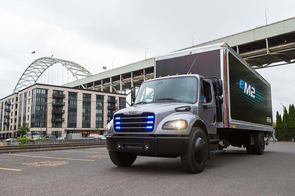 Daimler Trucks Freightliner eM2 Electric