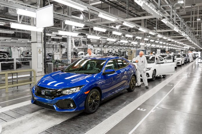 Proses produksi Honda Civic di fasilitas Manufacturing Honda Inggris