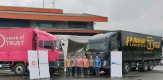 Ceremony penyerahan 22 unit UD Trucks Quester CQE280 kepada Puninar Logistics di Cakung, Cilincing, Jakarta