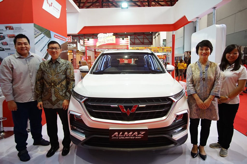 Wuling Almaz di Festival Imlek Nasional 2019