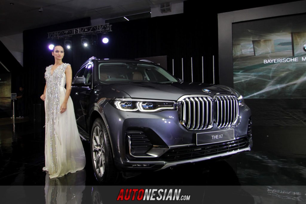 BMW X7 xDrive40i Pure Excellence Indonesia