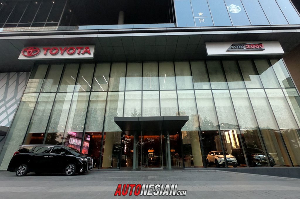 Flagship Showroom dealer Toyota Autoo2000 Sudirman