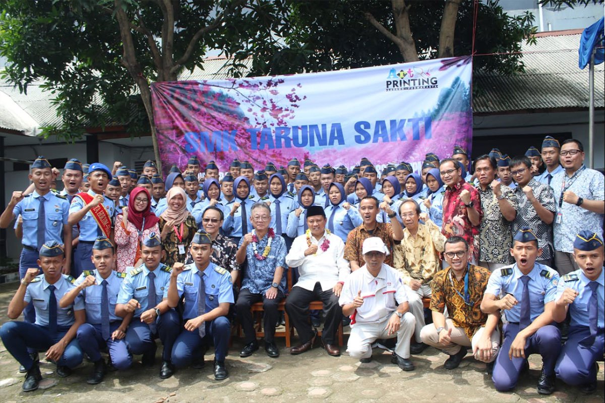 Hino Indonesia CSR SMK Taruna Sakti