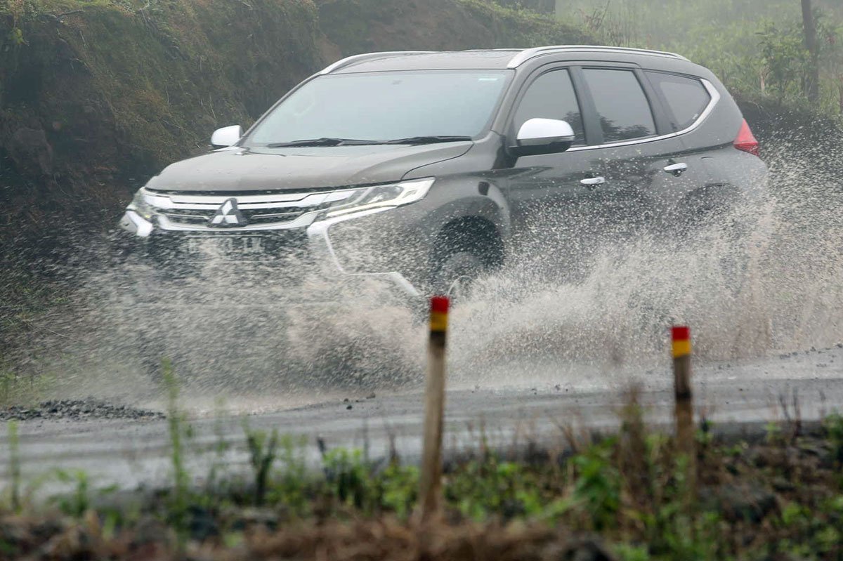 Mitsubishi Rainy Campaign Pajero Sport