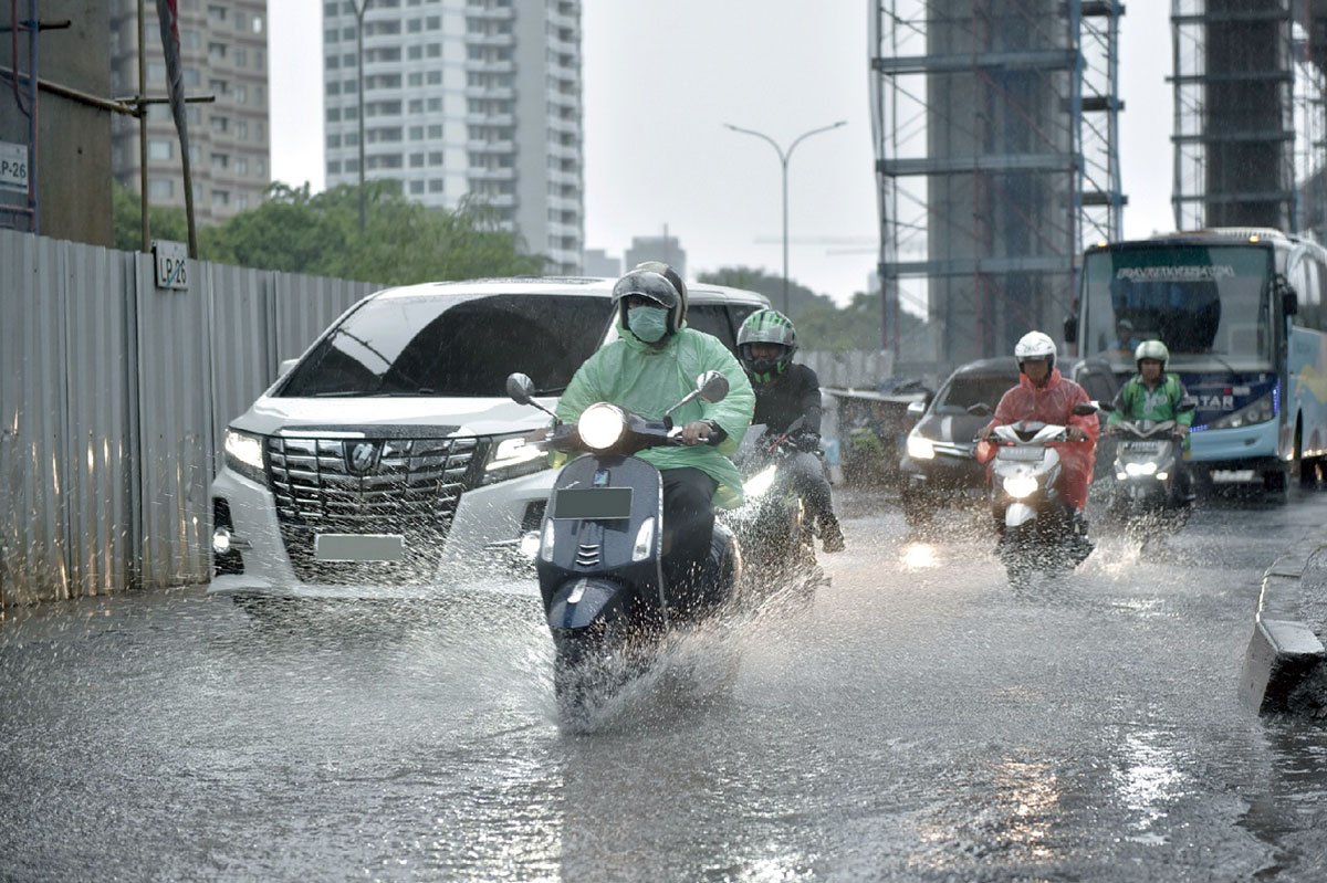 ilustrasi Kendaraan Melewati Banjir Garda Oto