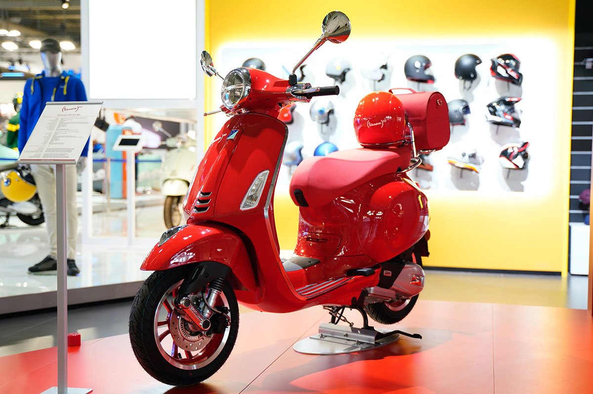 Vespa Primavera RED Indonesia