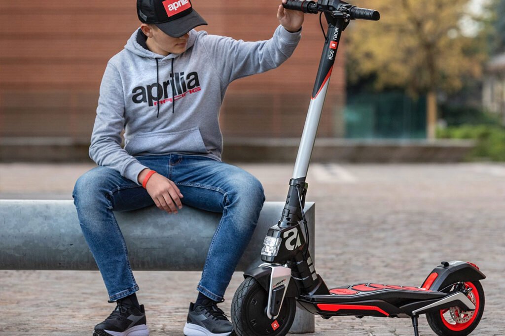 Aprilia eSR1 skuter listrik