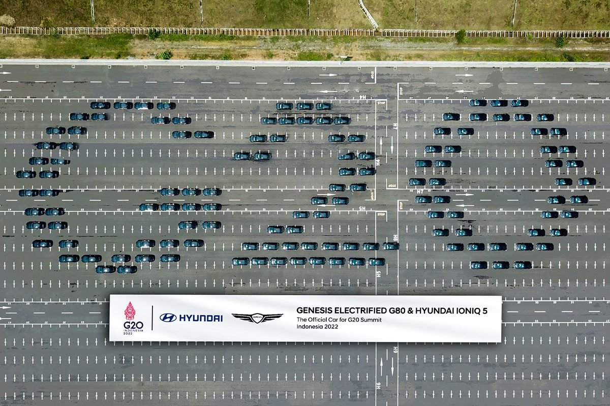 Hyundai Genesis Handover G20