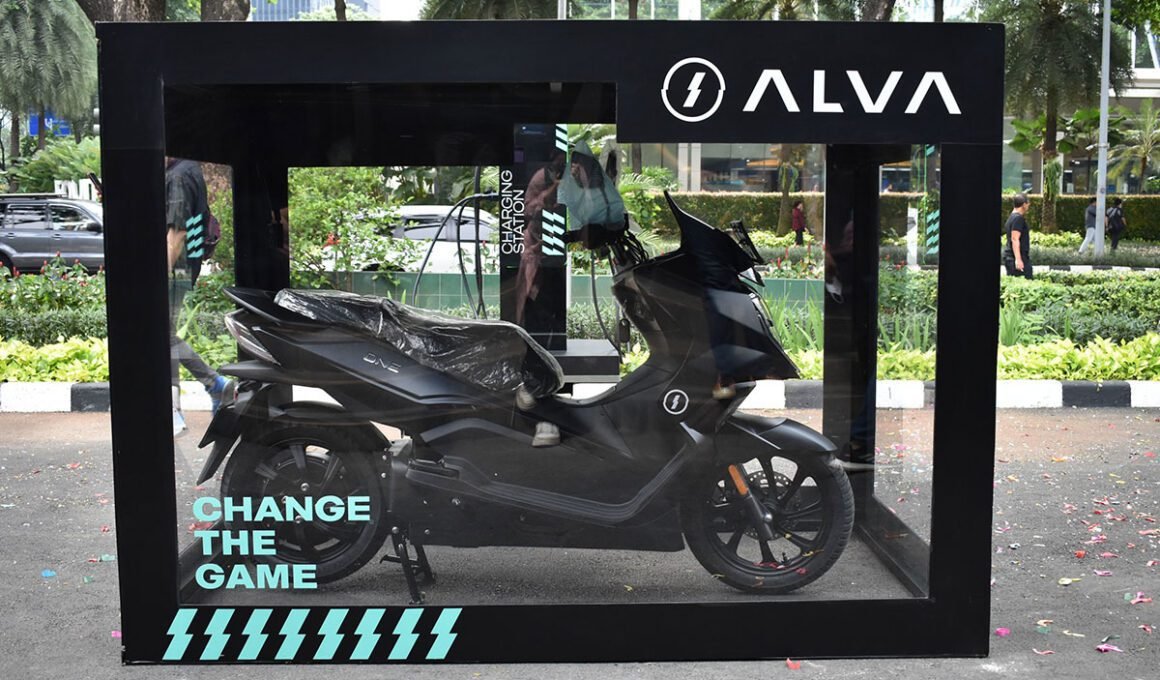 Alva One Motor Listrik Handover