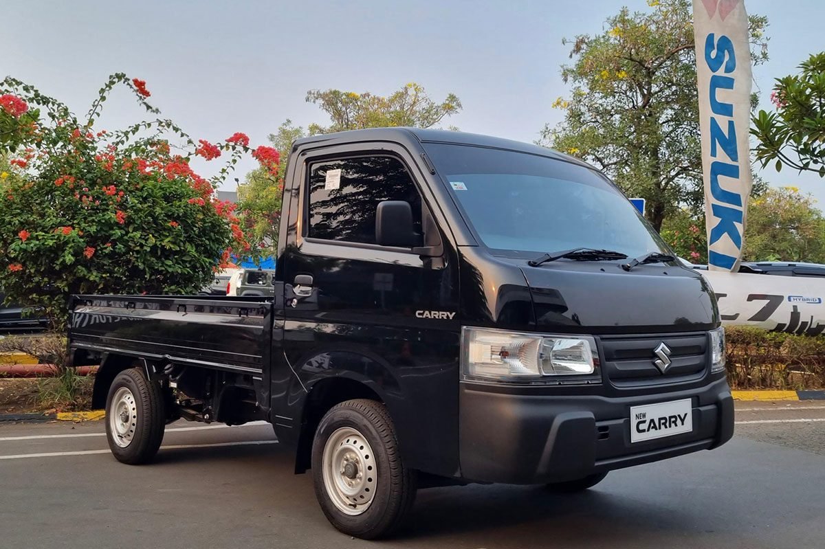 Suzuki New Carry Hitam