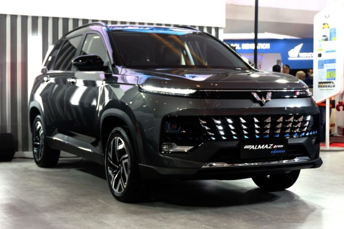 Mobil Wuling almaz hybrid