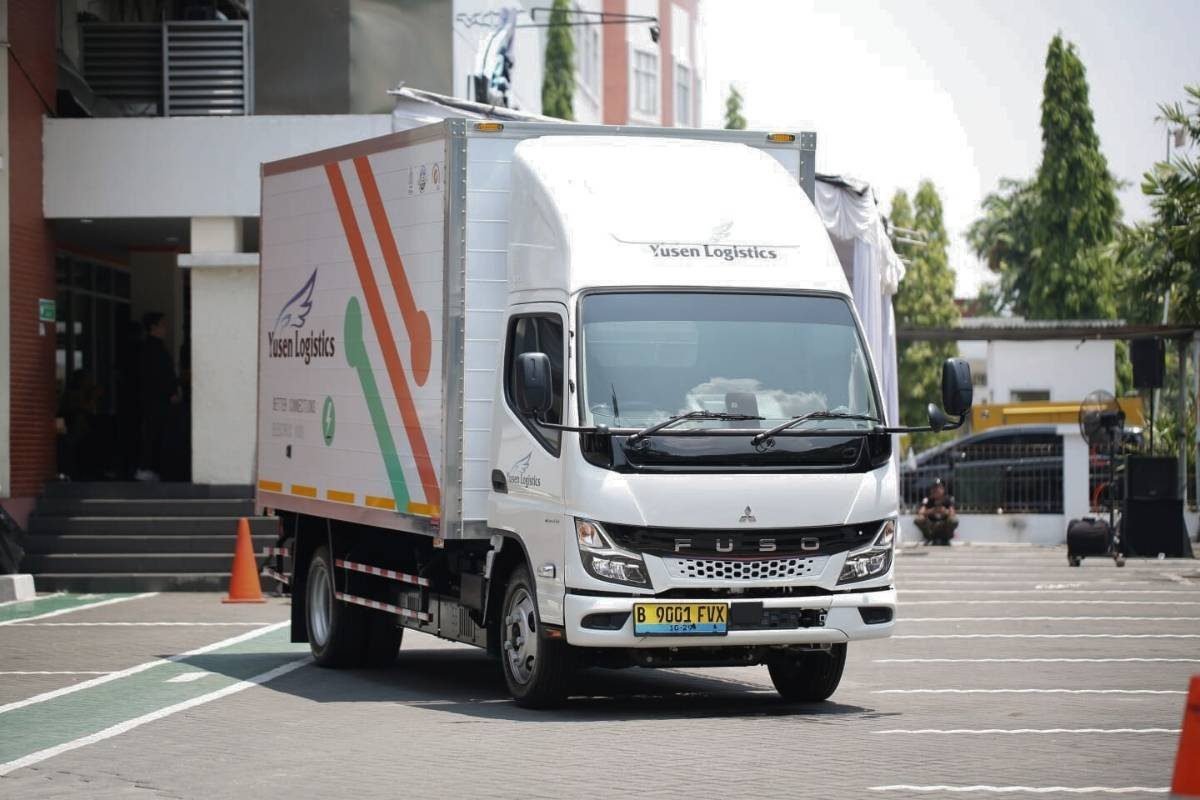 Truk listrik mitsubishi fuso ecanter