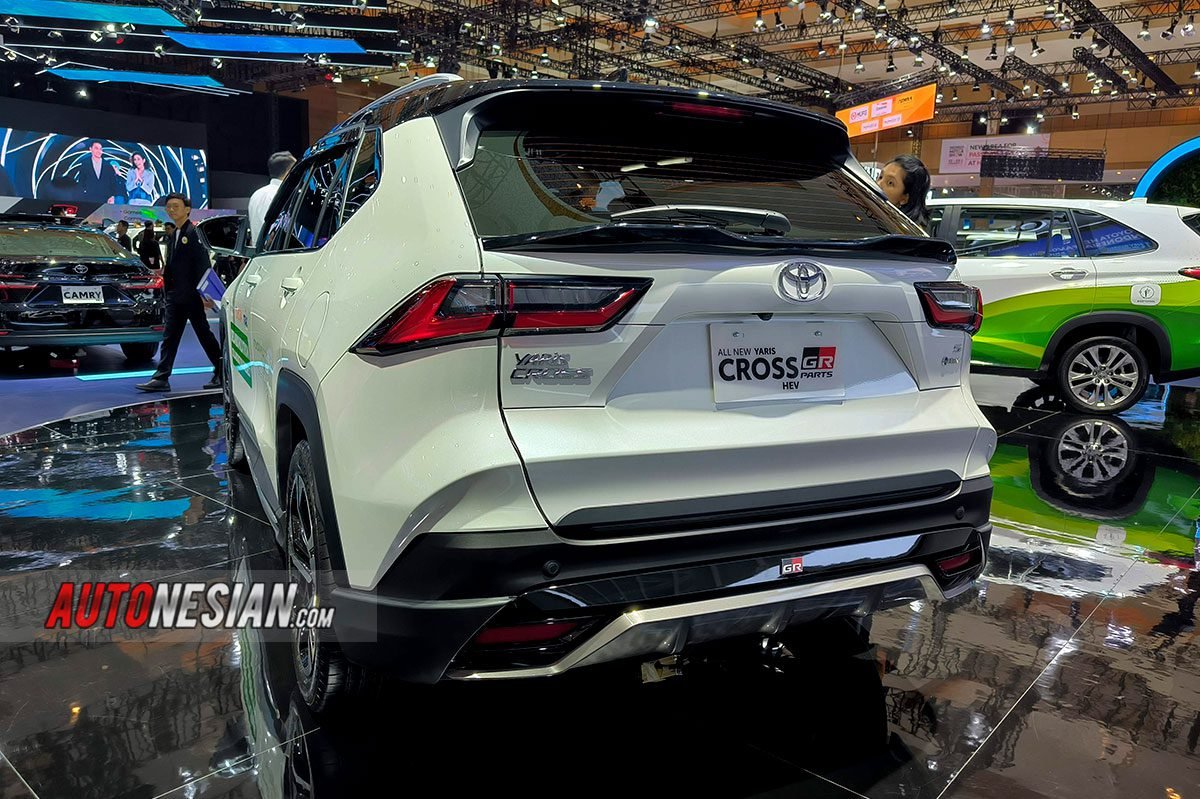 Toyota All New Yaris Cross HEV Hybrid IIMS 2025 belakang