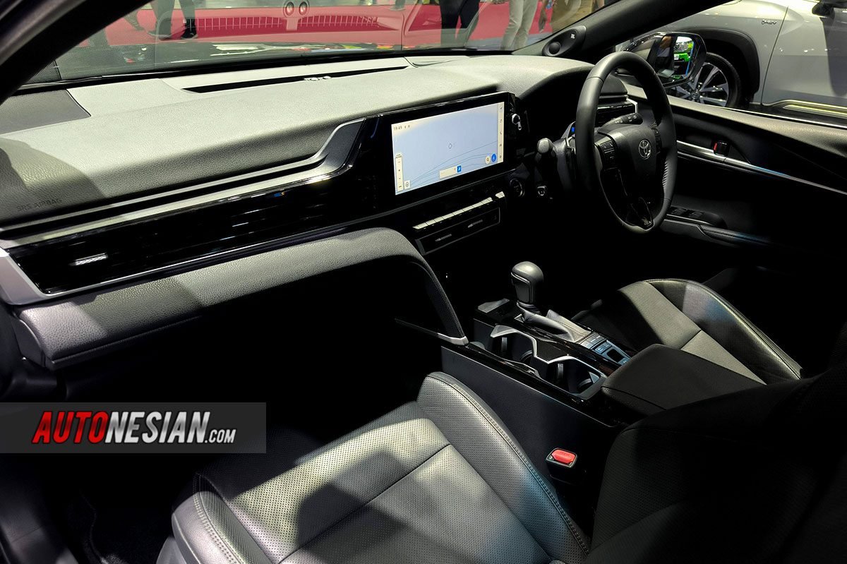 Toyota New Camry HEV IIMS 2025 interior