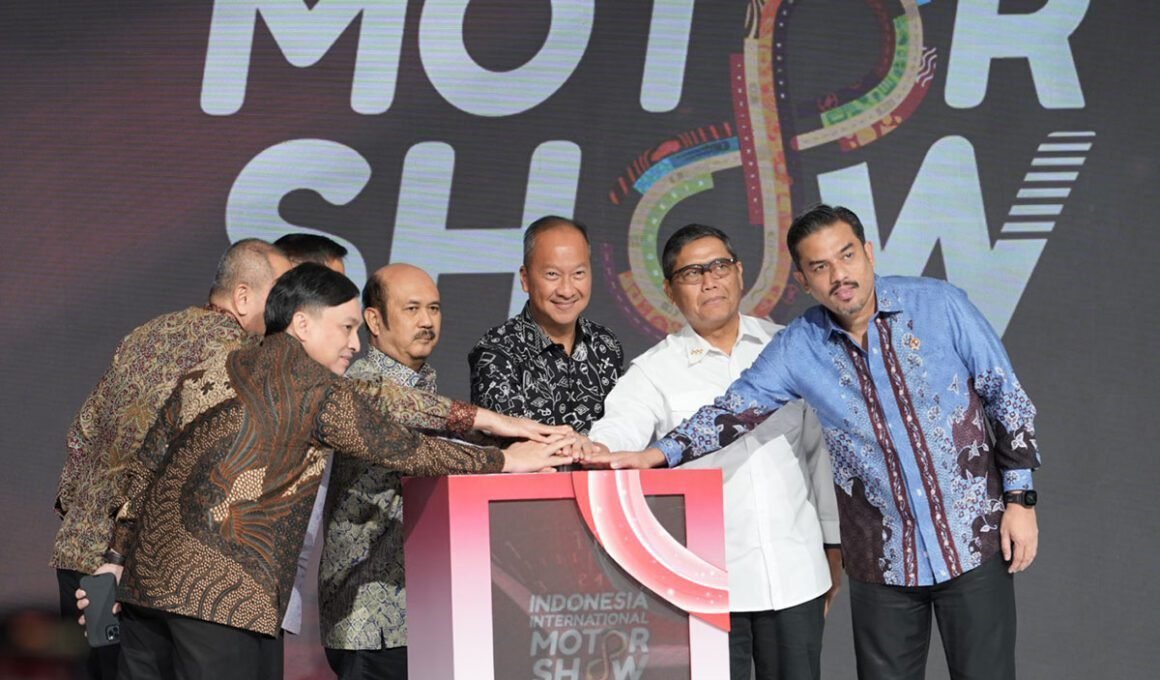 Pembukaan pameran otomotif IIMS 2025