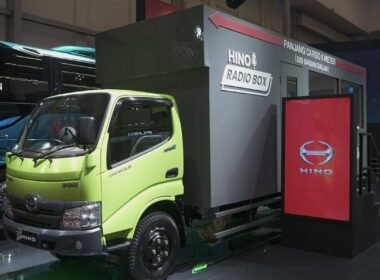 Hino 300 Series 136 MDLR GIIAS 2025