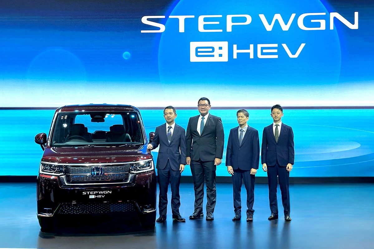 Honda STEP WGN eHEV Indonesia
