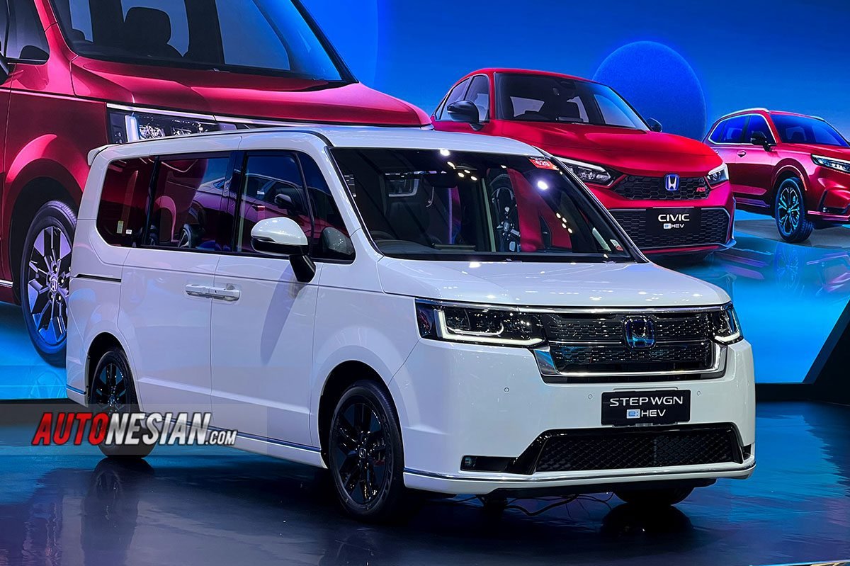 Honda STEP WGN e:HEV GIIAS 2025