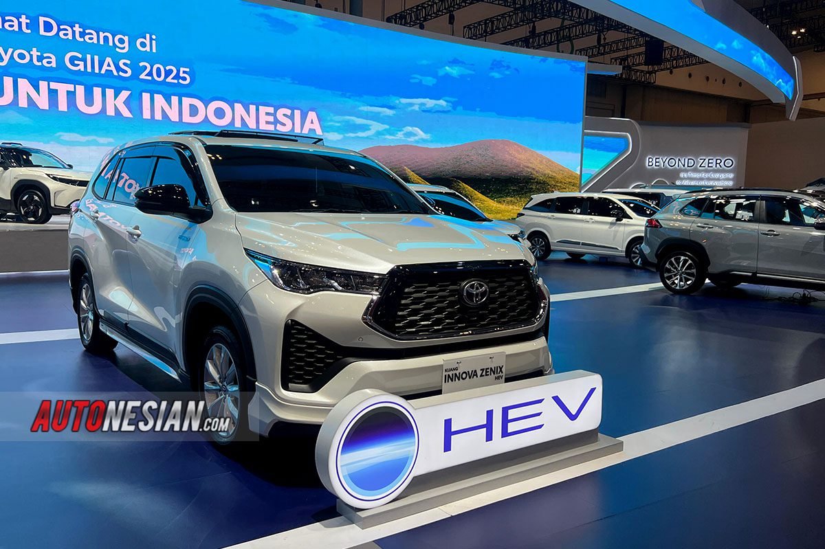 Toyota Kijang Innova Zenix HEV GIIAS 2025