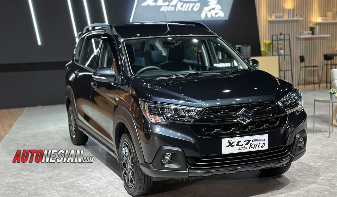 Suzuki XL7 Hybrid Alpha Kuro