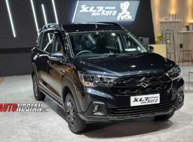 Suzuki XL7 Hybrid Alpha Kuro