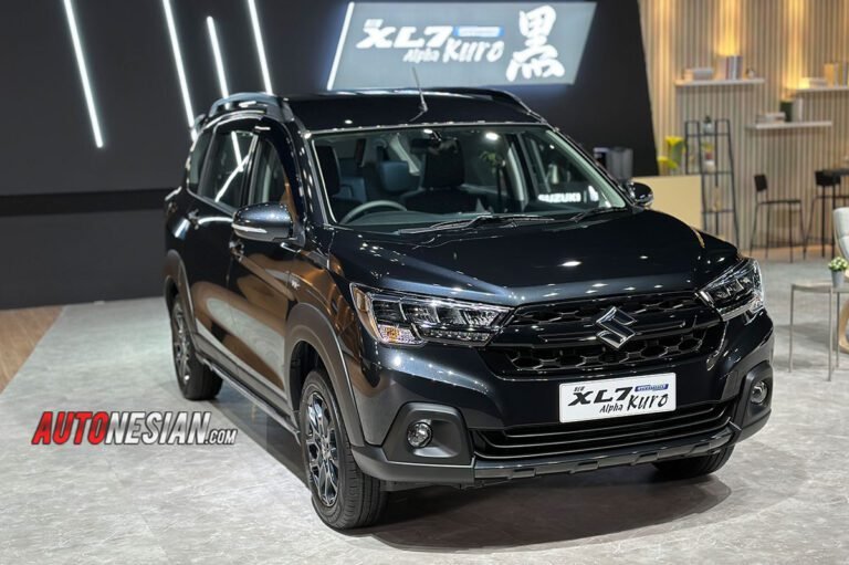 Suzuki XL7 Hybrid Alpha Kuro