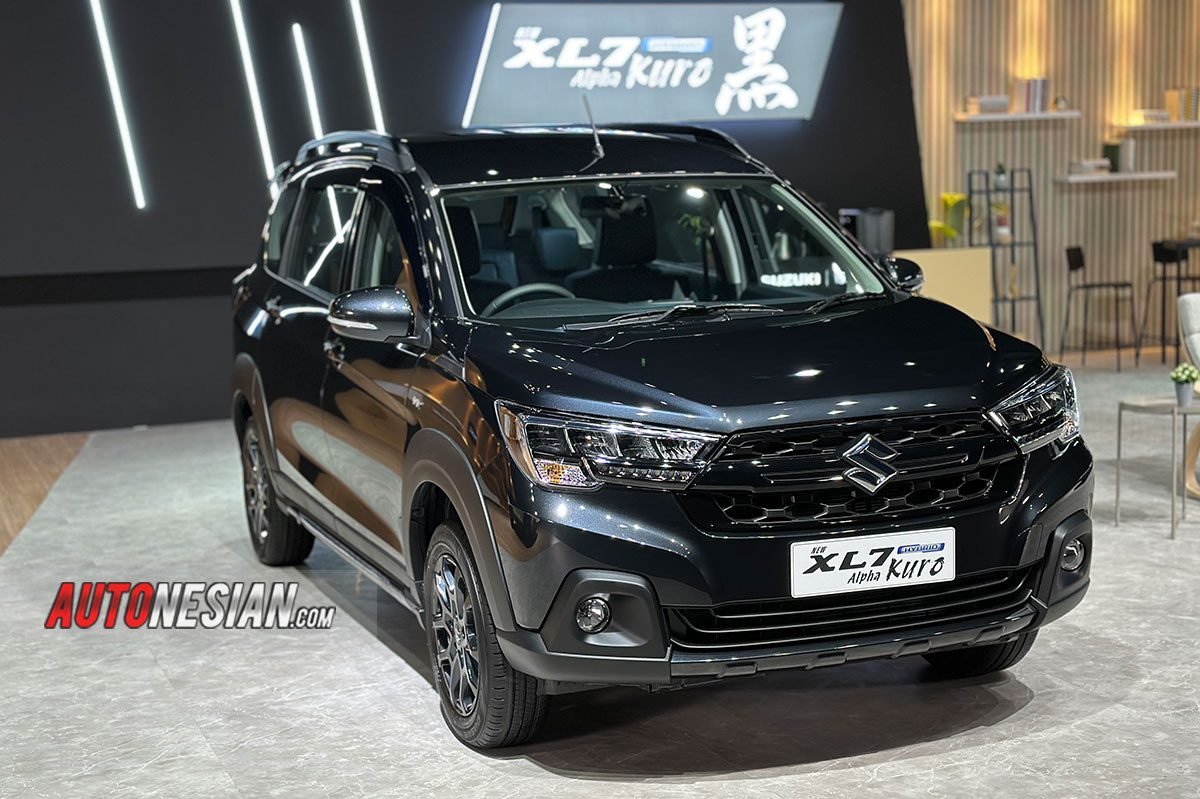 Suzuki XL7 Hybrid Alpha Kuro