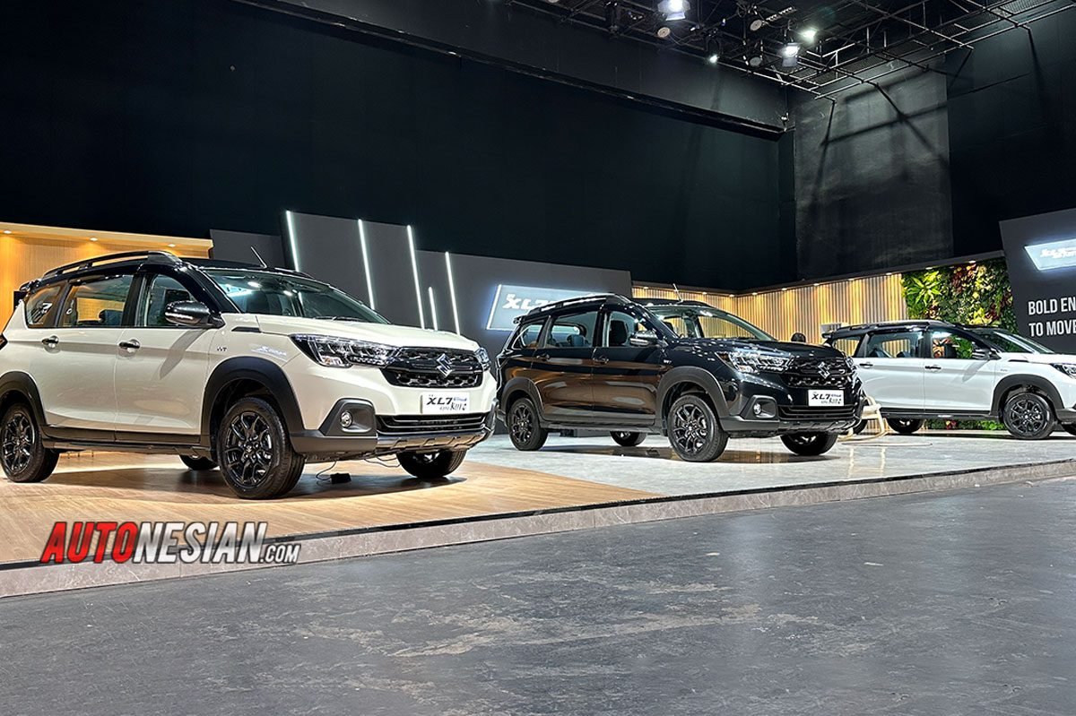 Suzuki XL7 Hybrid Alpha Kuro