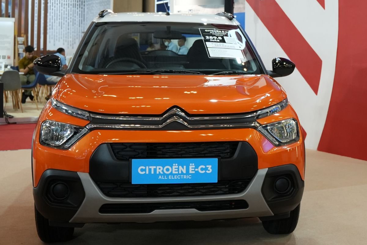 Mobil listrik Citroen E-C3 express