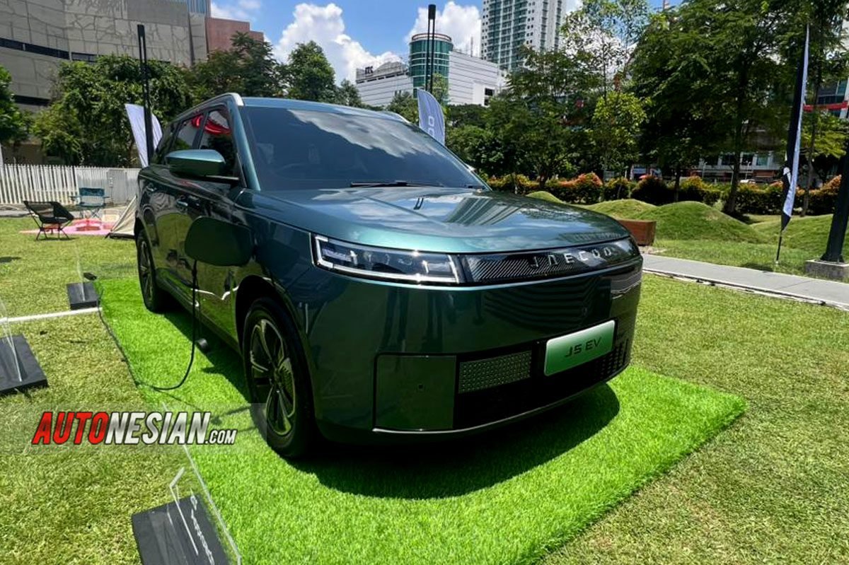 Jaecoo J5 EV Indonesia Forest Green
