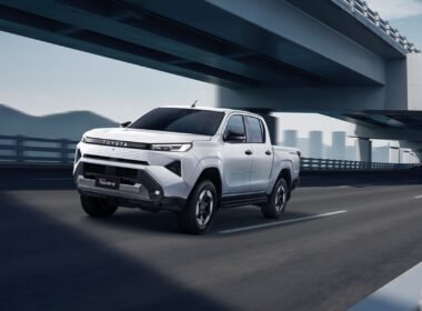 Toyota hilux bev prototype