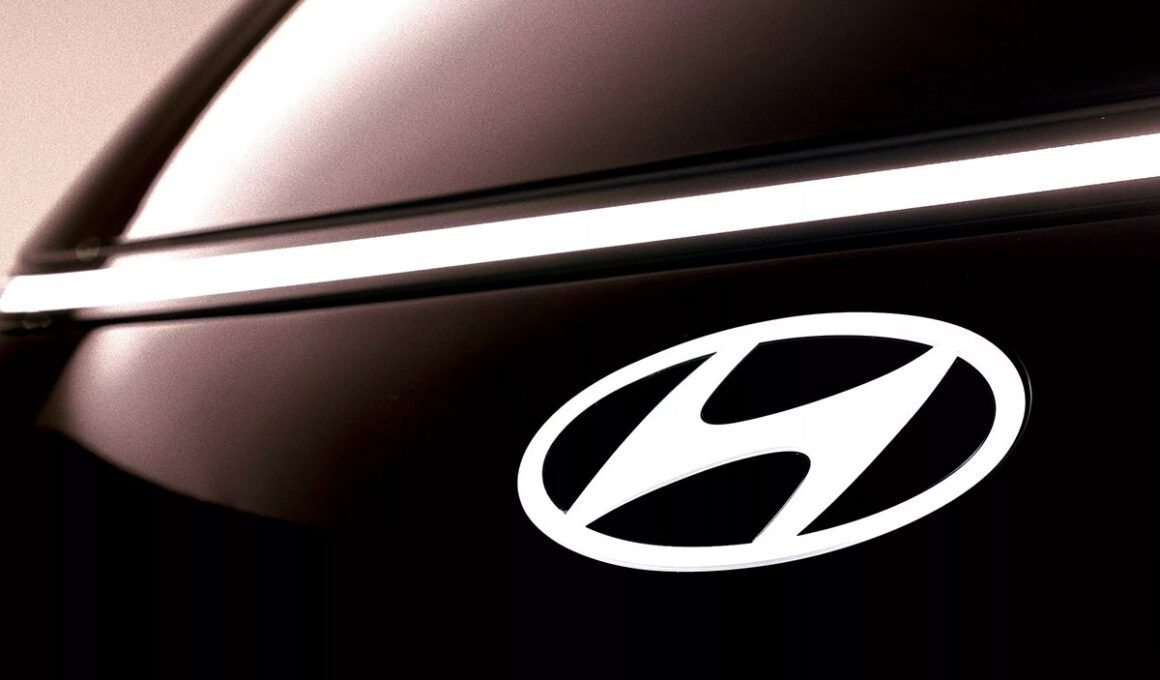 Hyundai teaser staria ev