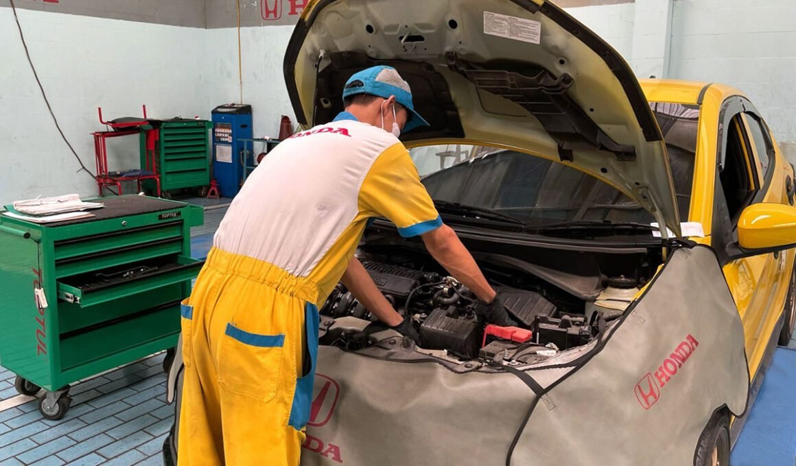 Layanan Servis honda mobil