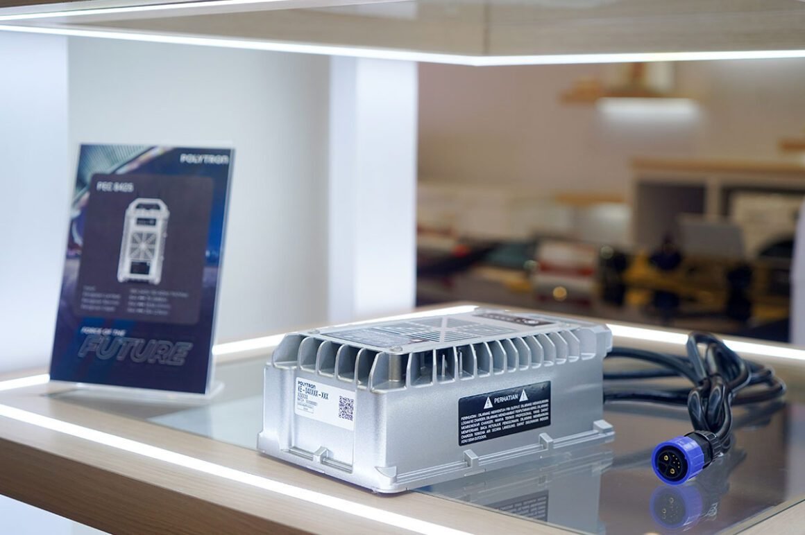 Polytron Portable Fast Charging