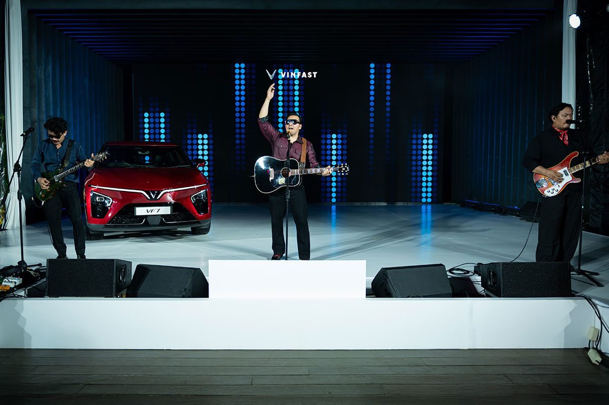 Vinfast VF 7 the Party in Motion