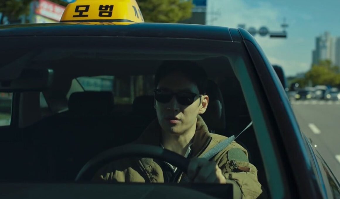 Taxi Driver Hyundai Grandeur