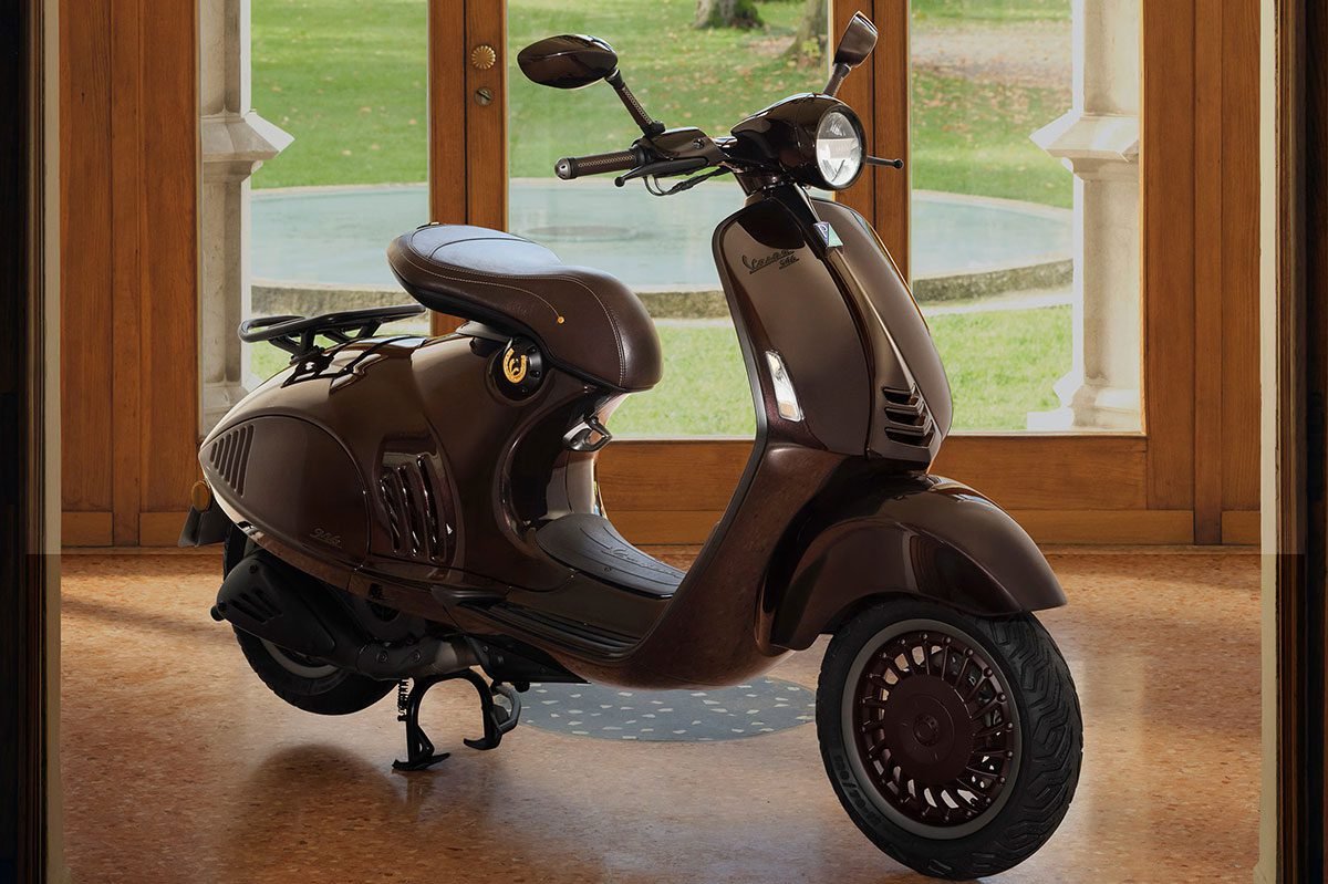 Vespa 946 Horse Indonesia