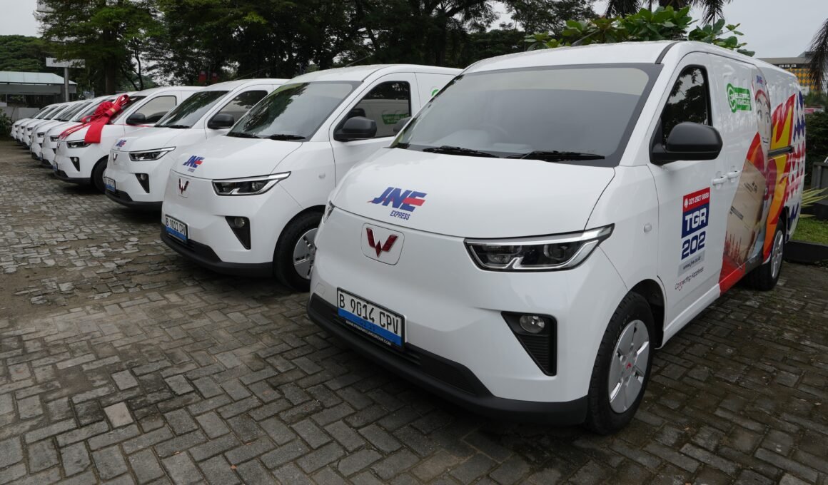 Wuling-Mitra-EV-JNE-Logistik