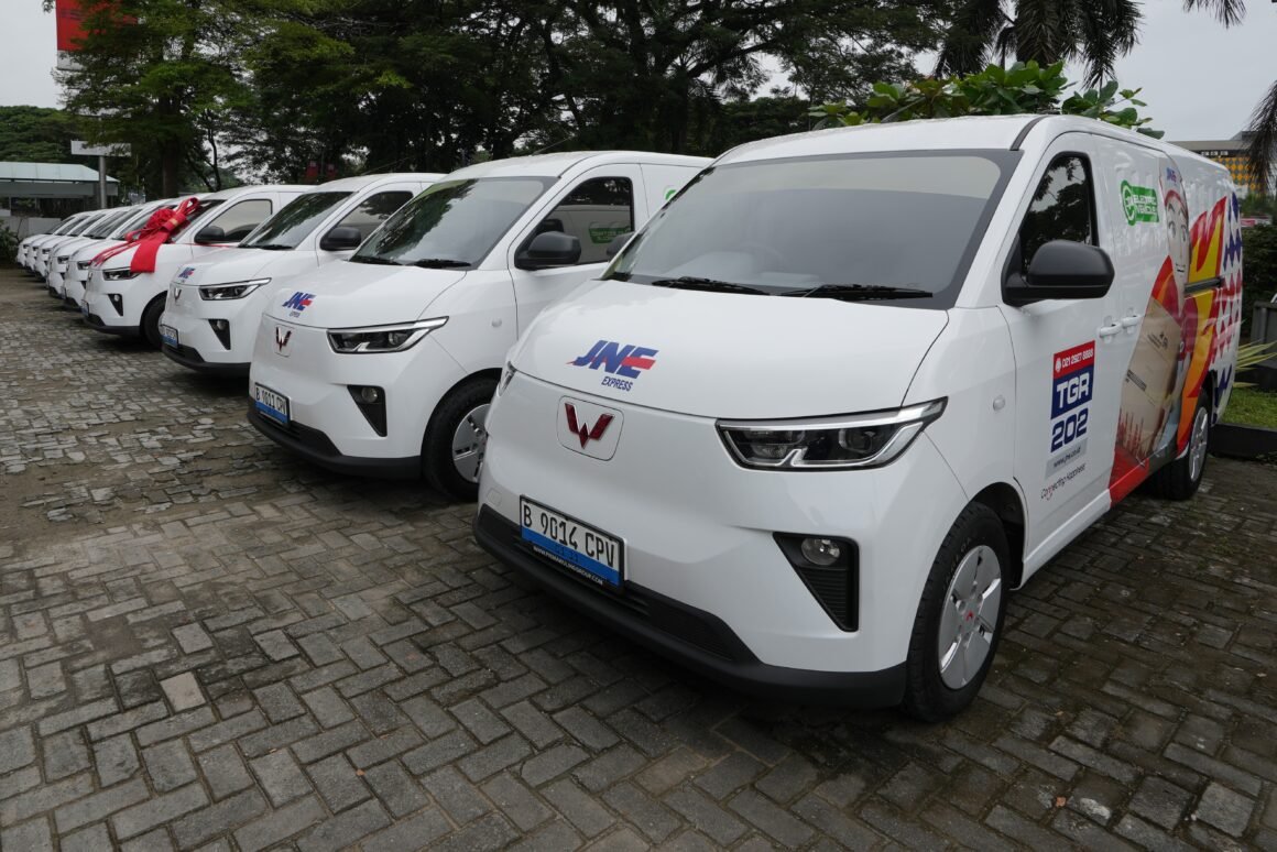 Wuling-Mitra-EV-JNE-Logistik