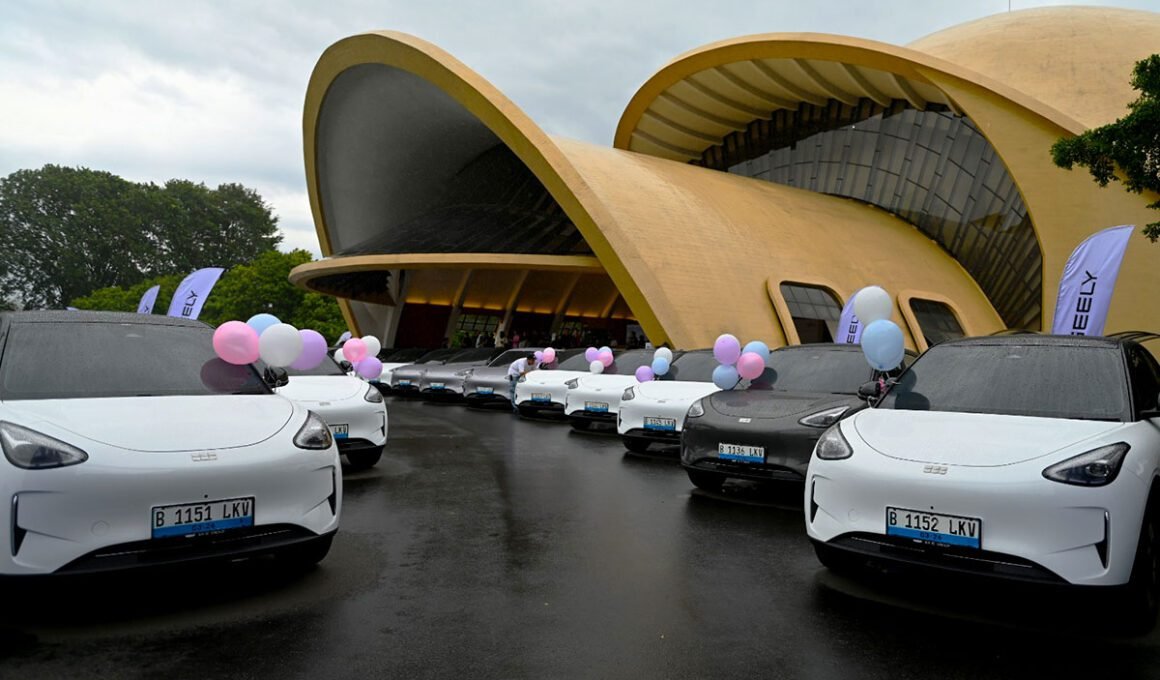 Geely EX2 5000 unit konsumen Indonesia