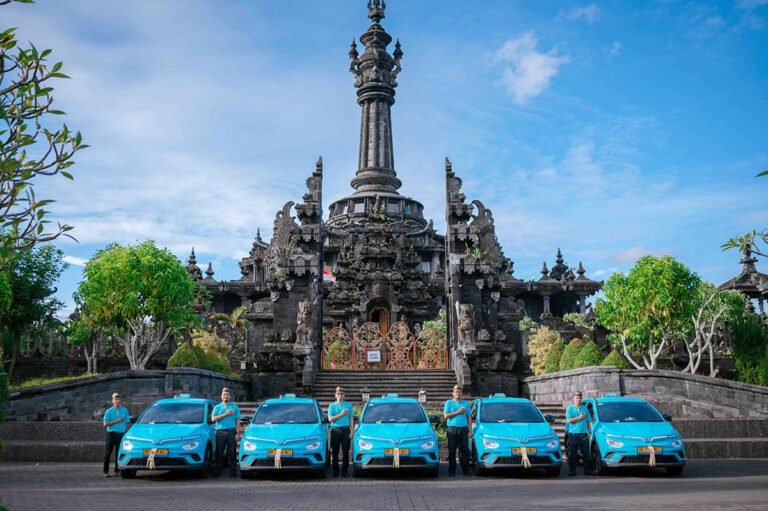 Green GSM taksi Bali pulau dewata